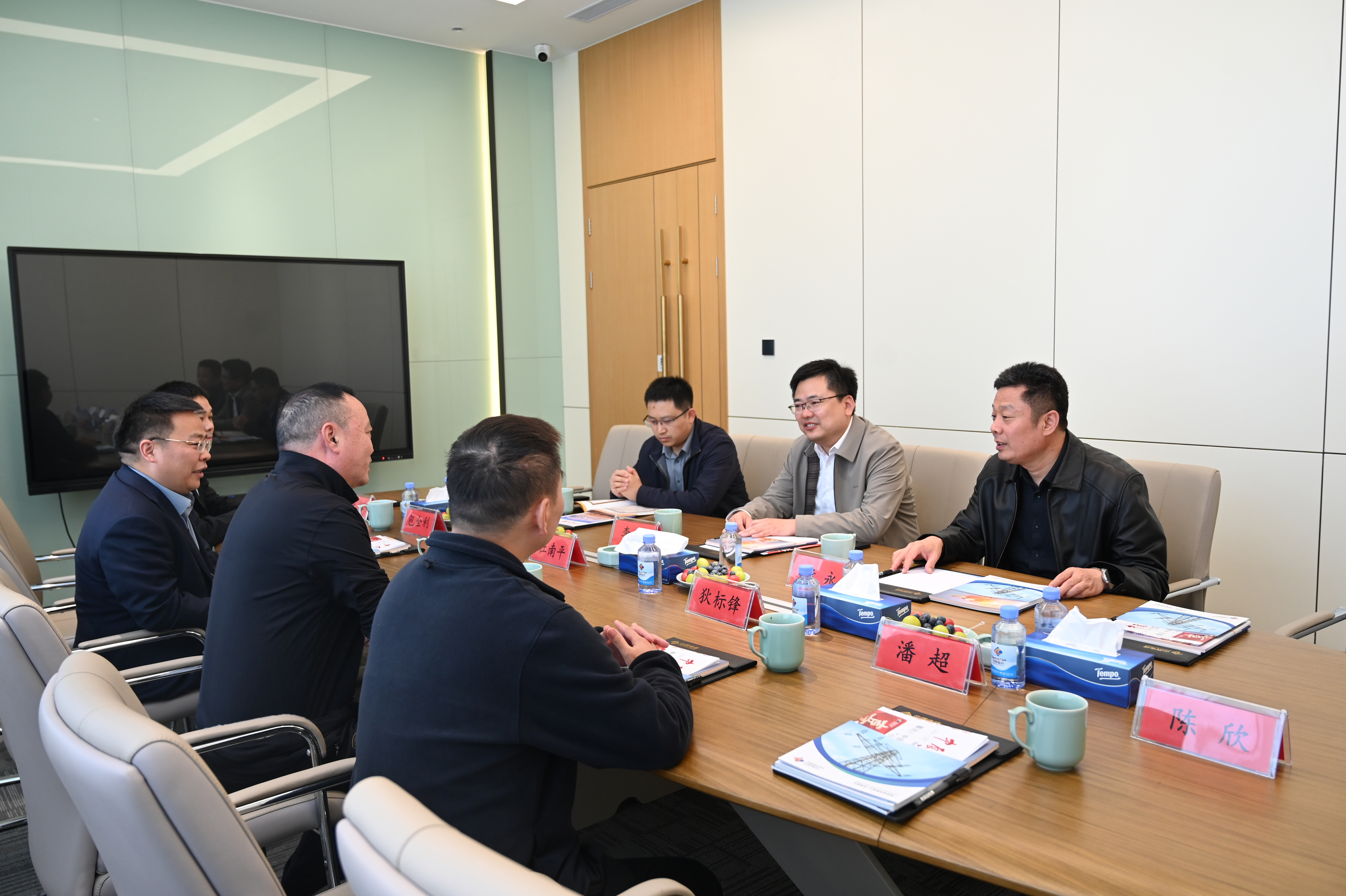 山东能源集团李彬一行至云顶集团电缆考察调研